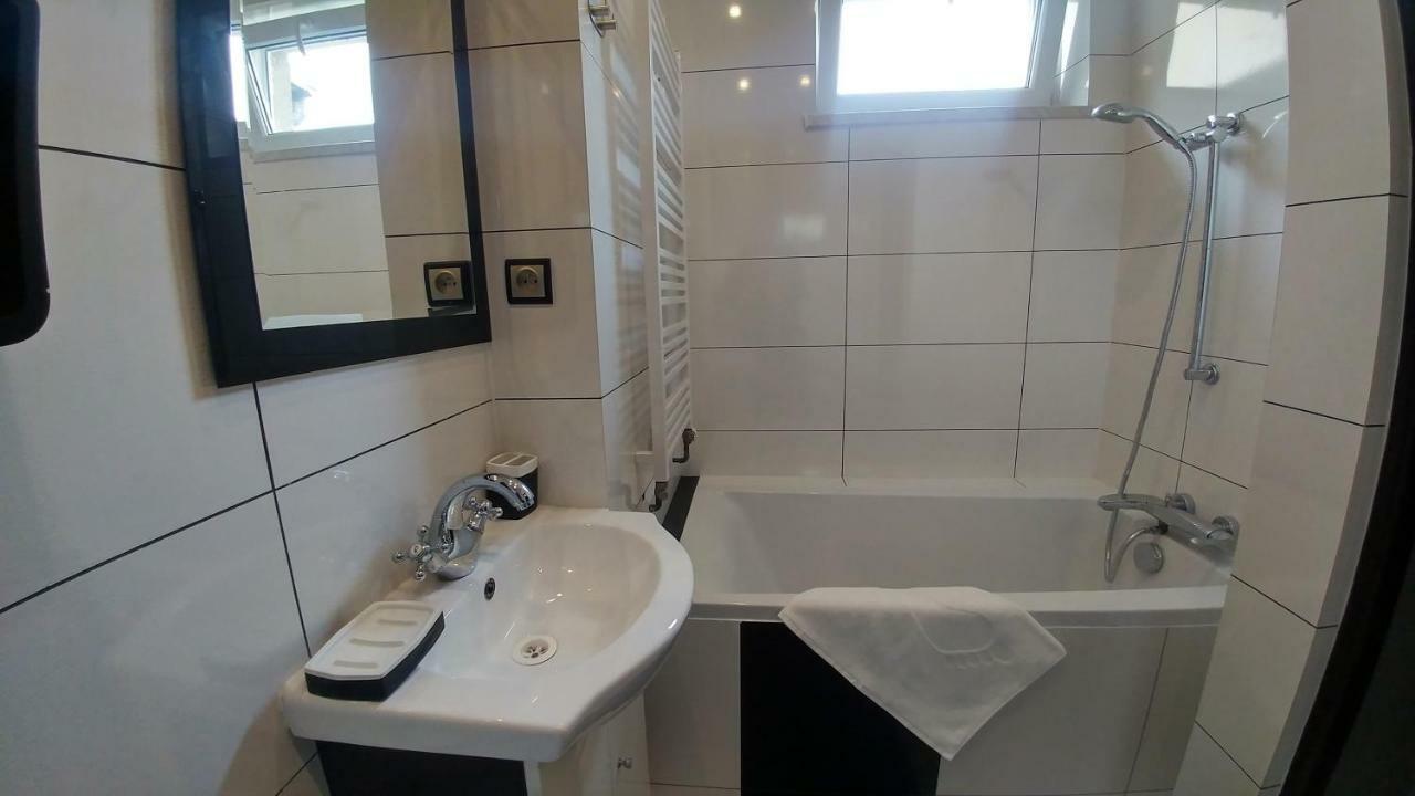 Apartamenty Korona ครอสโน ภายนอก รูปภาพ